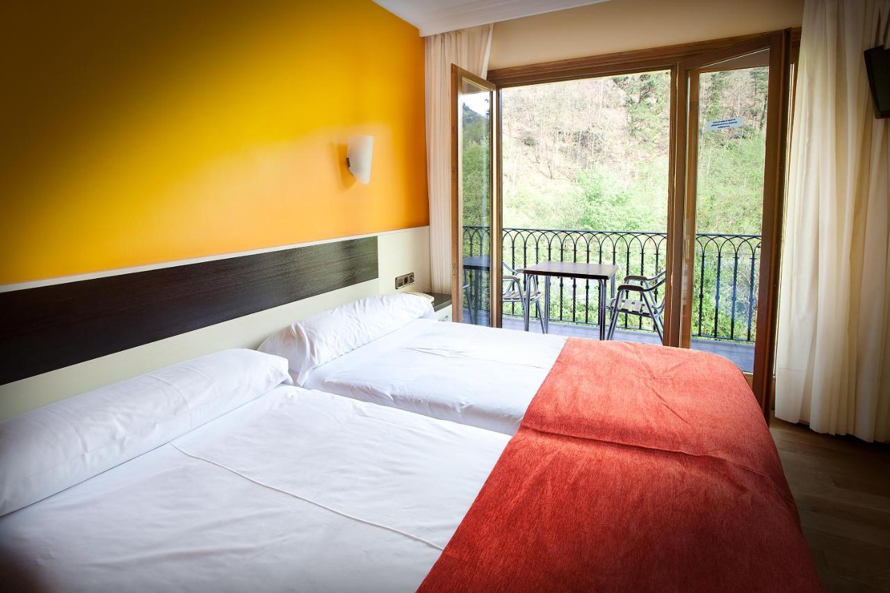 Hotel Venta De Etxalar Dış mekan fotoğraf