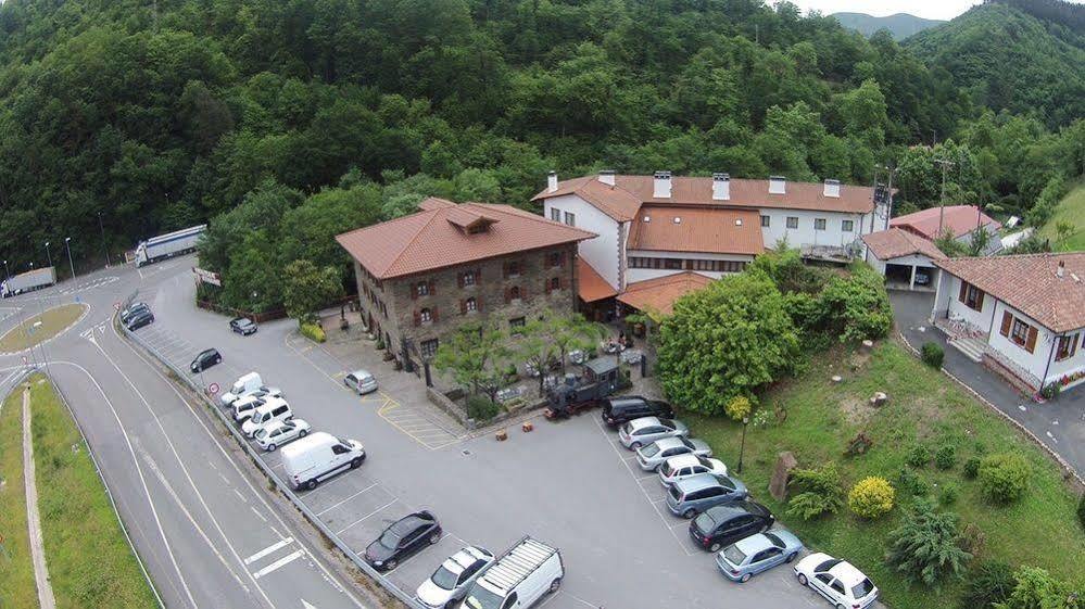Hotel Venta De Etxalar Dış mekan fotoğraf